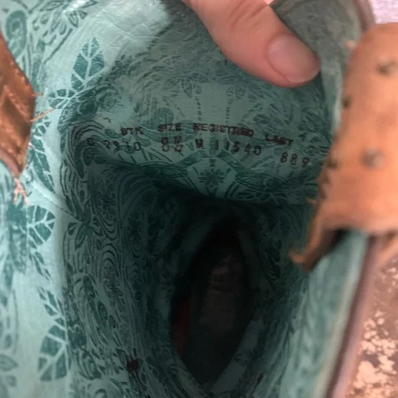 Gorgeous Corral Fringe Boots. 8 1/2 - Picture 8 of 8